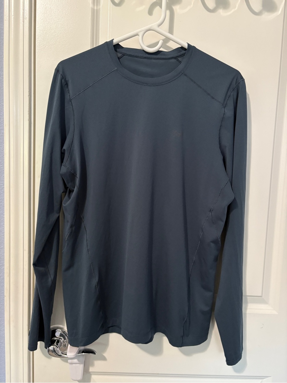 Arc’teryx Motus Long Sleeve Crew Neck Shirt Mens Medium